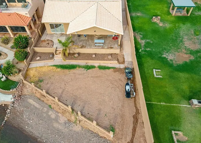 Grand Riverfront, Private & Boat Dock Holiday home Parker