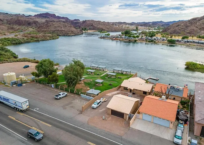 Holiday home Grand Riverfront, Private & Boat Dock