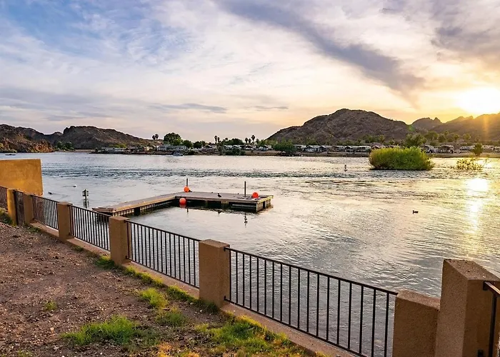 Holiday home Grand Riverfront, Private & Boat Dock