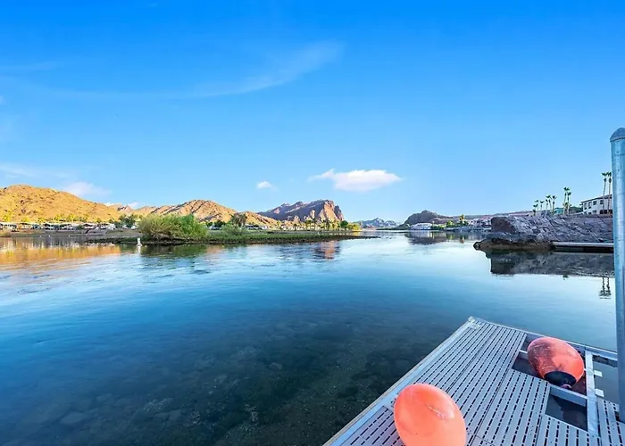 Holiday home Grand Riverfront, Private & Boat Dock *