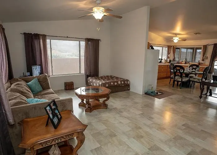 Holiday home Grand Riverfront, Private & Boat Dock *