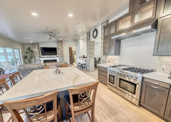 Grand Riverfront, Private & Boat Dock Parker