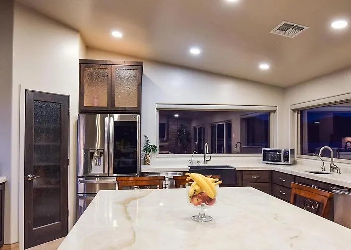 Grand Riverfront, Private & Boat Dock Holiday home