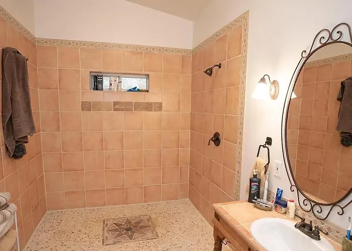 Holiday home Grand Riverfront, Private & Boat Dock *