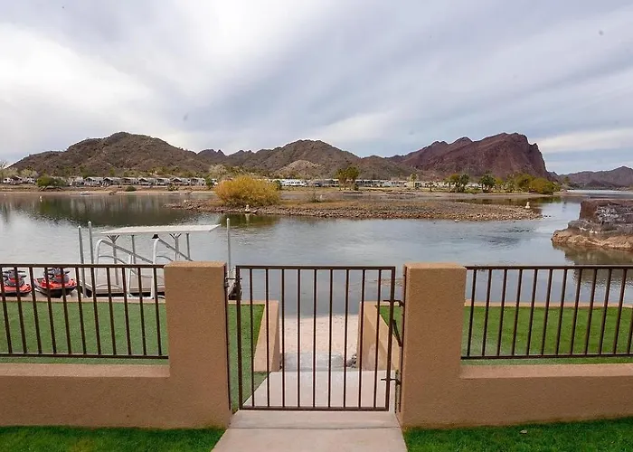 Grand Riverfront, Private & Boat Dock Parker
