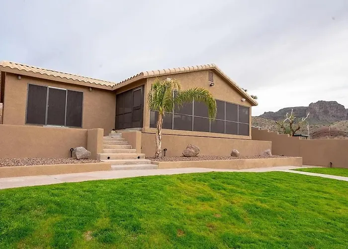 Grand Riverfront, Private & Boat Dock Holiday home